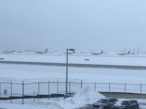 どか雪のオヘア空港